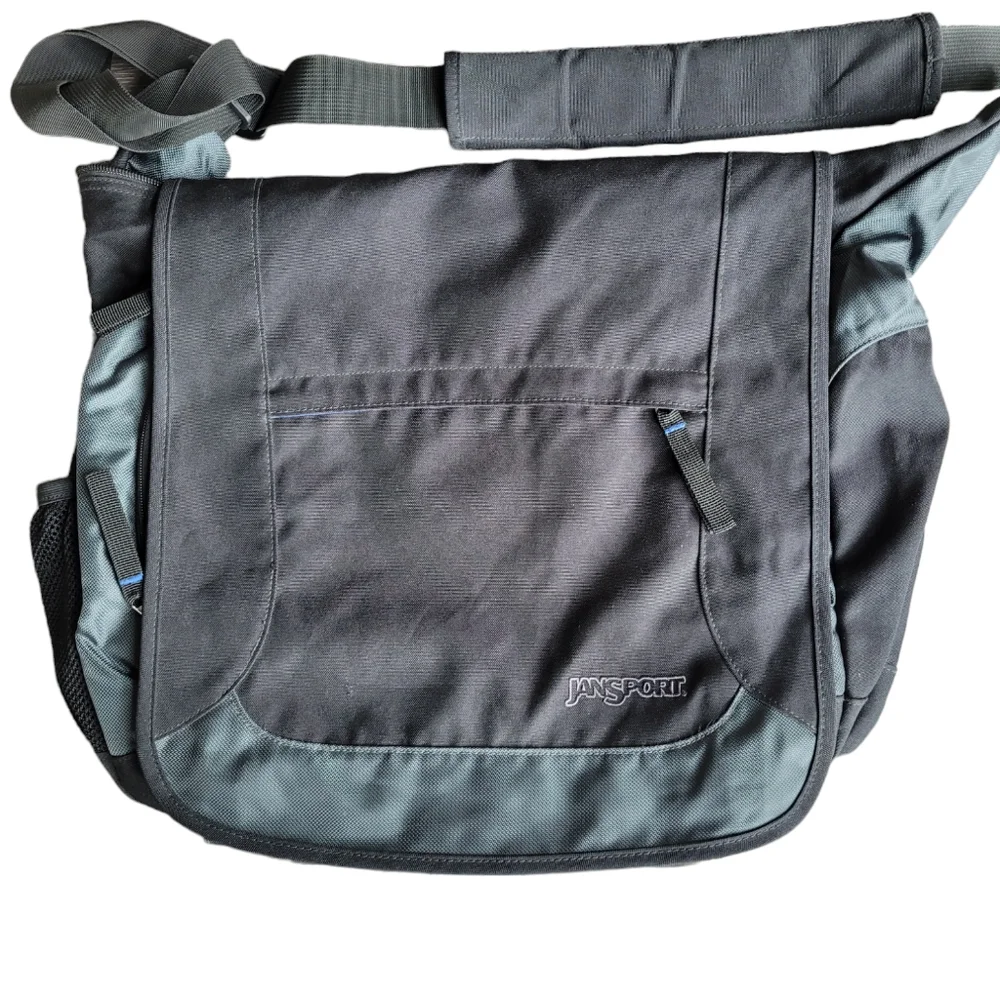jansport messenger bag near me Central Adaptive Crossbody Keep foodie favorites in an insulated JANSPORT Black Grey Blue Messenger